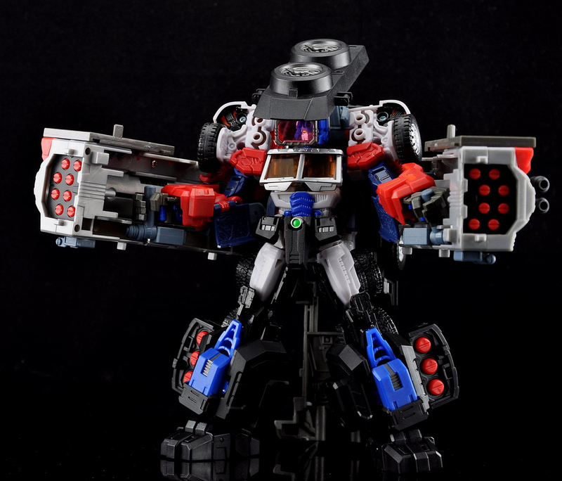 Illustration for article titled The Best Optimus Prime Transformers Figures
